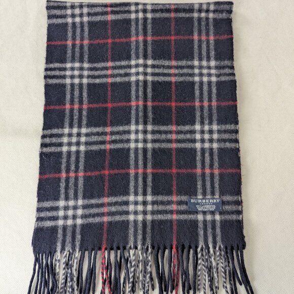 Burberry Lambswool Scarf Black/Navy – Unisex – Elegant Warm Accessory - Picture 5 of 7